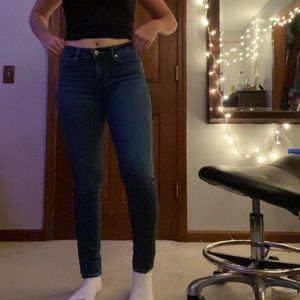 711 Levi’s Skinny Jeans
